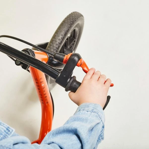 DRAISIENNE ENFANT 10 POUCES RUNRIDE 500 ORANGE/NOIR 6 DRAISIENNE ENFANT 10 POUCES RUNRIDE 500 ORANGE/NOIR – Image 4