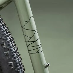 VÉLO DE VOYAGE RIVERSIDE TOURING 920 PNEUS SCHWALBE THUNDER BURT -magasin vélo velo de voyage riverside touring 920 pneus schwalbe thunder burt 16 600x600 1