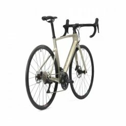 VÉLO ROUTE FEMME EDR CARBONE DISC SHIMANO 105 BEIGE -magasin vélo velo route femme edr carbone disc shimano 105 beige 3 1 600x600 1
