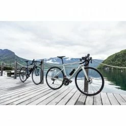 VÉLO ROUTE FEMME EDR CARBONE DISC SHIMANO 105 BEIGE -magasin vélo velo route femme edr carbone disc shimano 105 beige 9 1 600x600 1